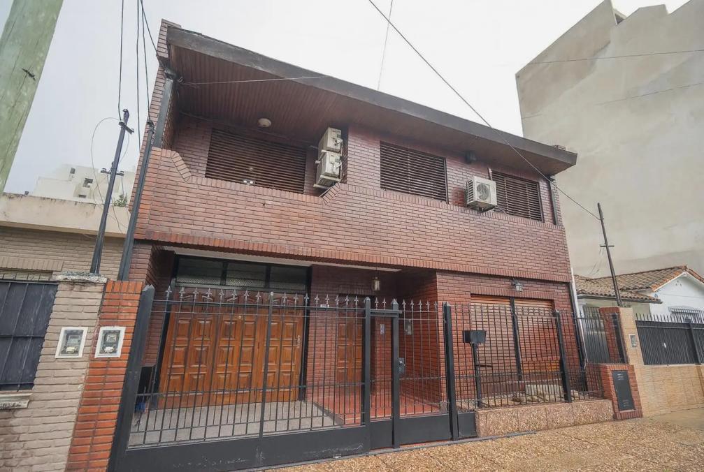 Casa en venta - 5 Dormitorios 3 Baños - San Miguel