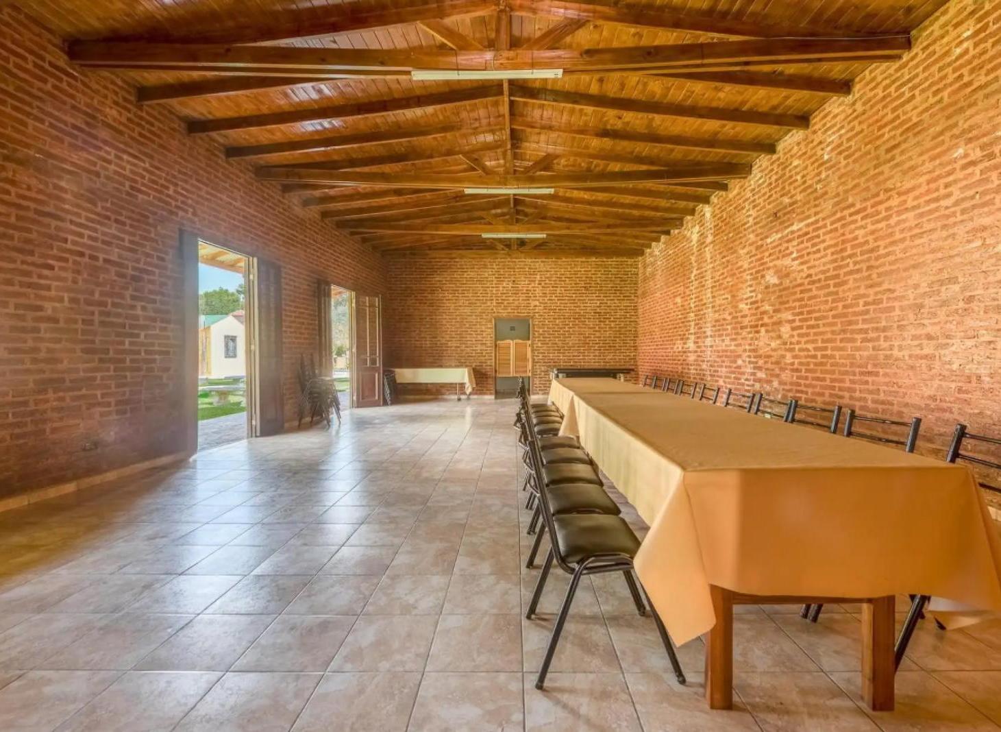 Casa en venta - 3 Dormitorios 6 Baños - Moreno