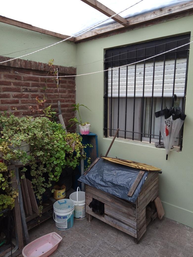 Casa en venta - 3 Dormitorios 1 Baño - Cochera - 110Mts2 - La Plata