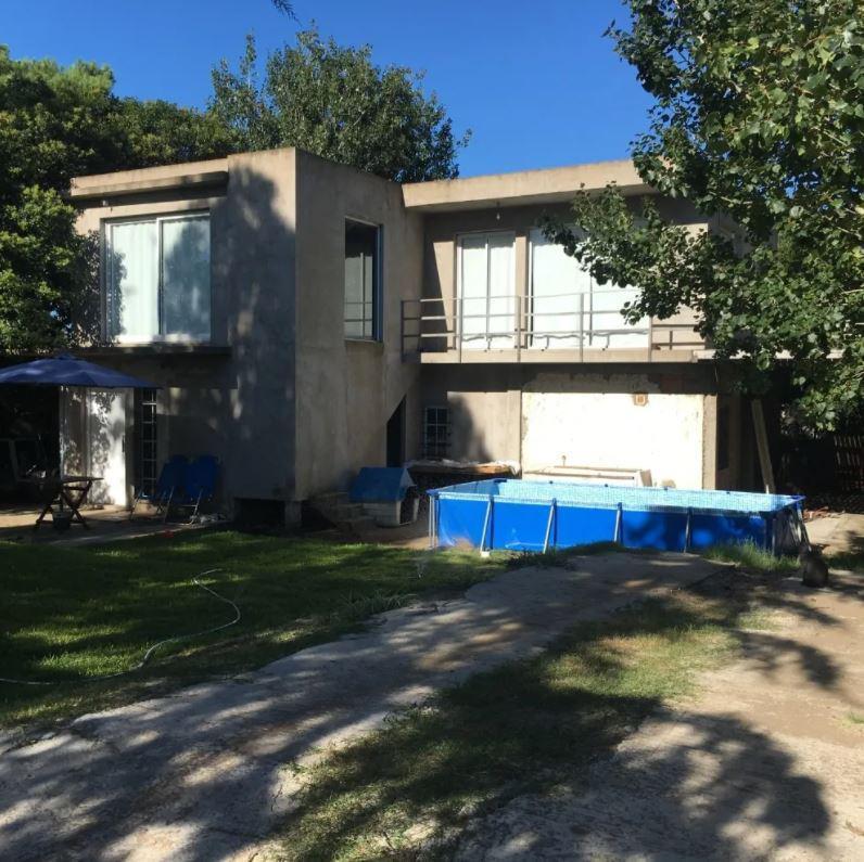 Casa venta - 4 dormitorios 2 baños - Cocheras - 480mts2 - Ostende, Pinamar