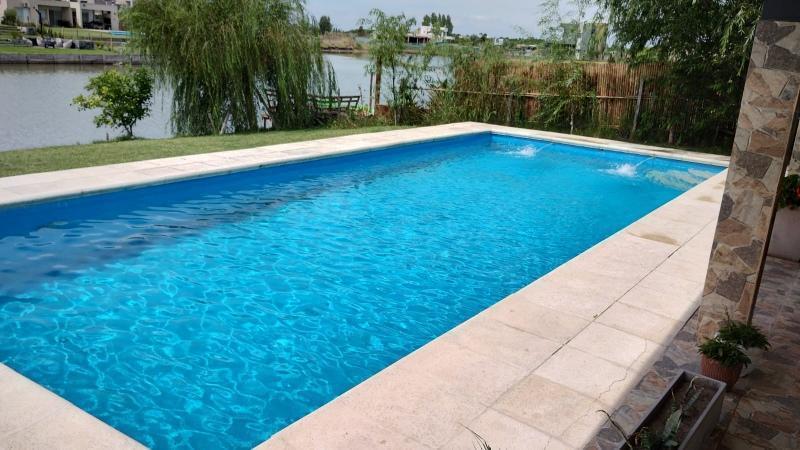 Casa en venta - 3 Dormitorios 3 Baños - Cochera - 820Mts2 - Pilar