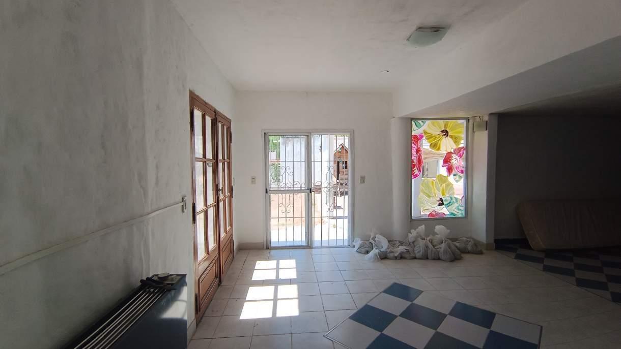 Foto de Casa en Venta - 4 Dormitorios 3 Baños - 890 mts - Cordoba, imagen 4