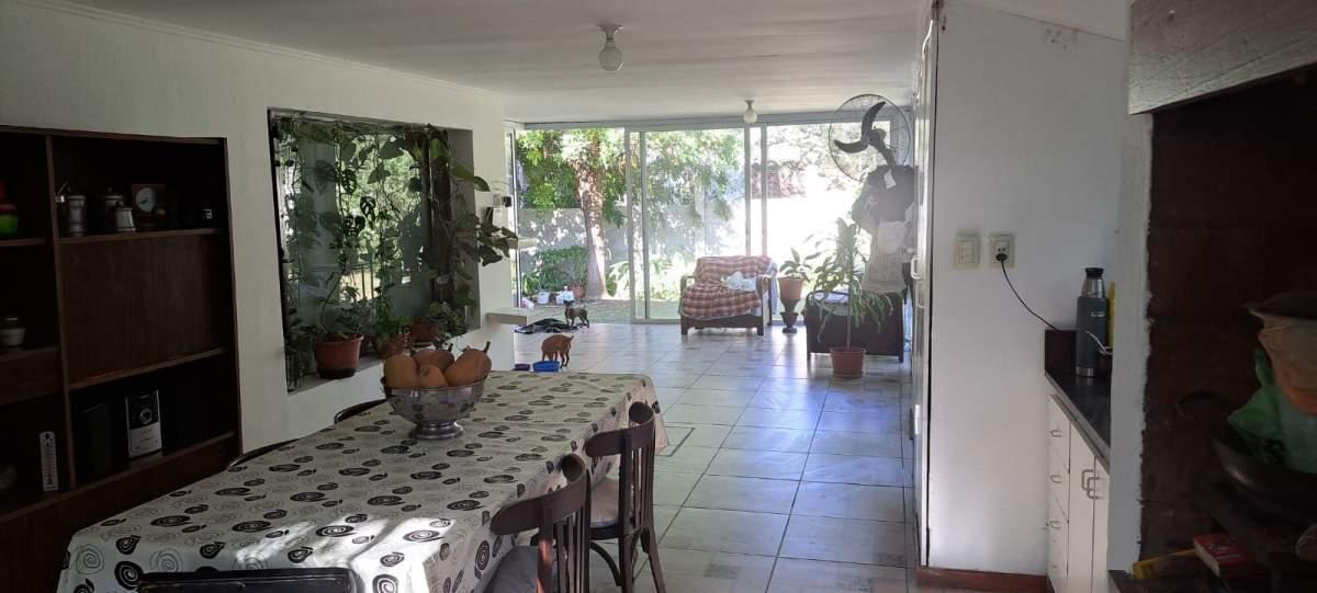 Foto de Casa en Venta - 3 Dormitorios 2 Baños - 1285 mts2 - Cordoba, imagen 2