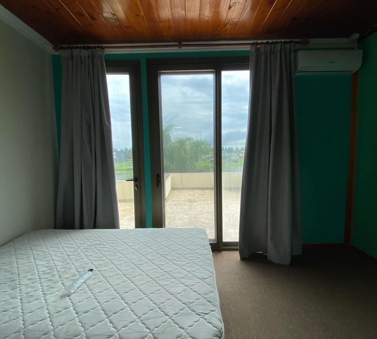 Casa en venta - 3 Dormitorios 4 Baños - Cochera - 1.000Mts2 - Escobar