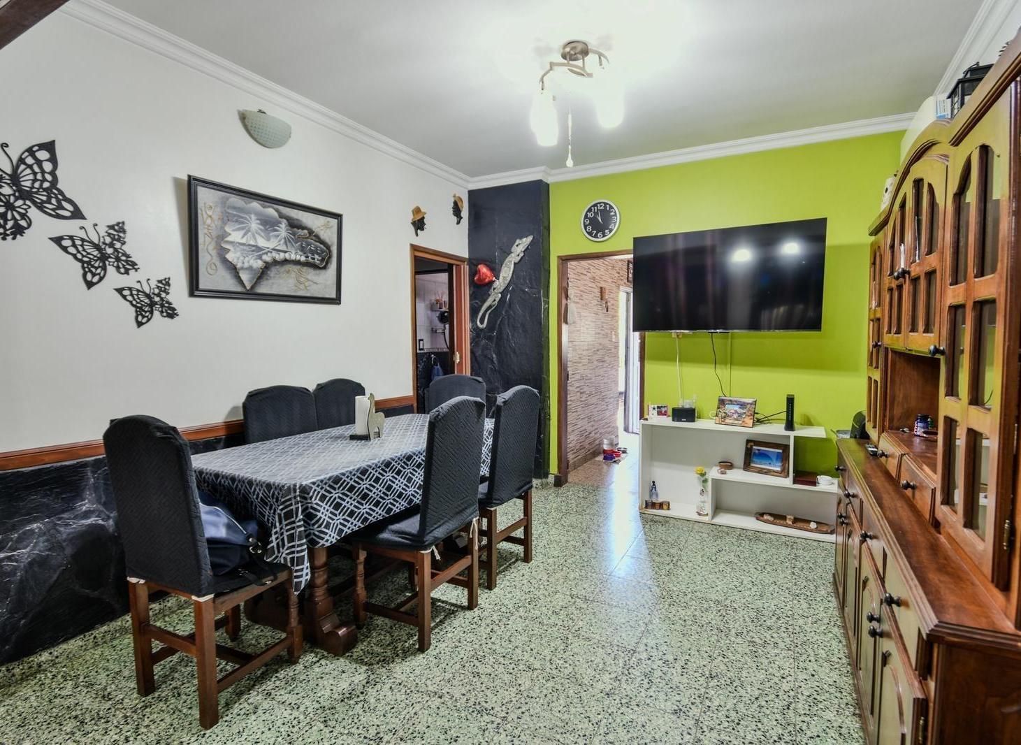 PH en venta - 3 Dormitorios 2 Baños - Morón