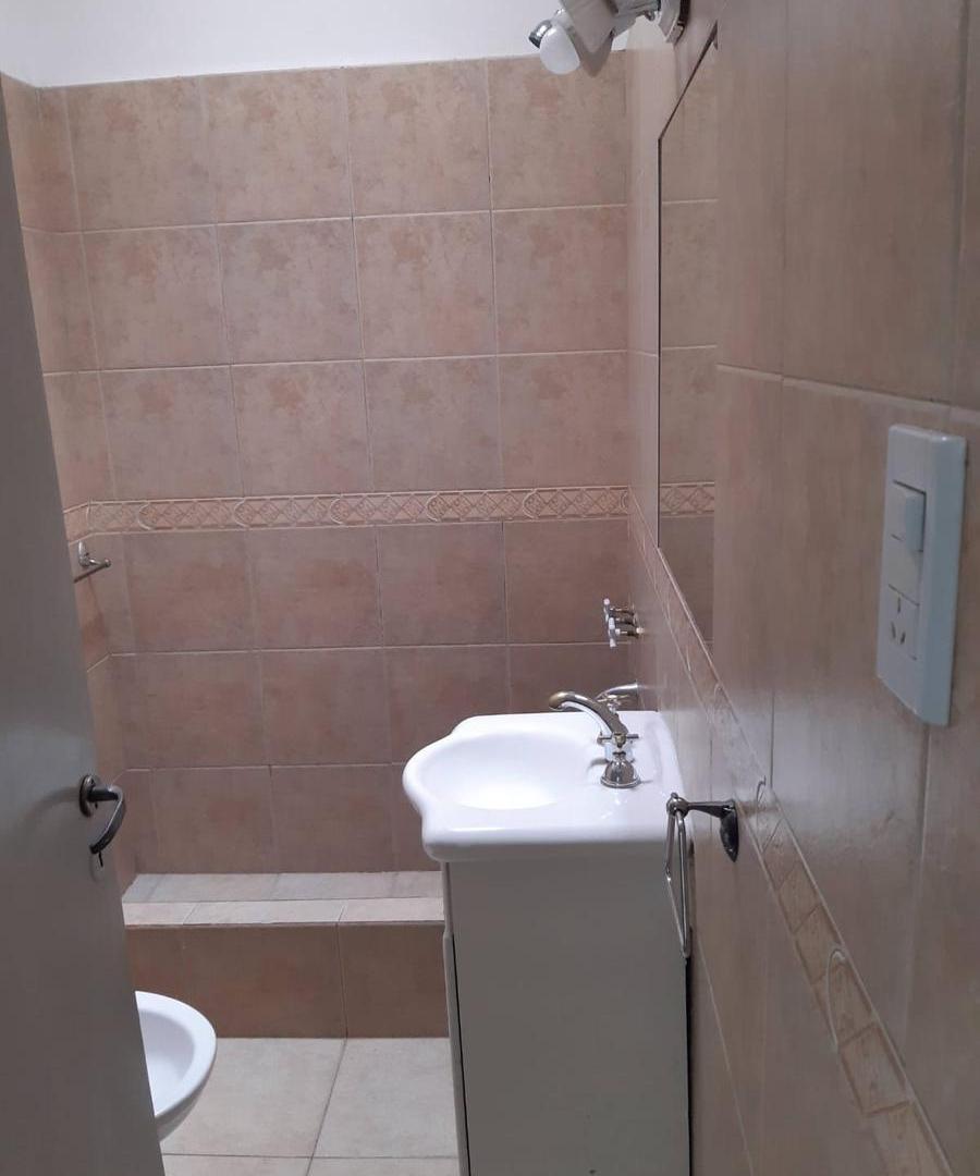 Foto de Casa en alquiler - 2 Dormitorios 1 Baño - La Matanza, imagen 5