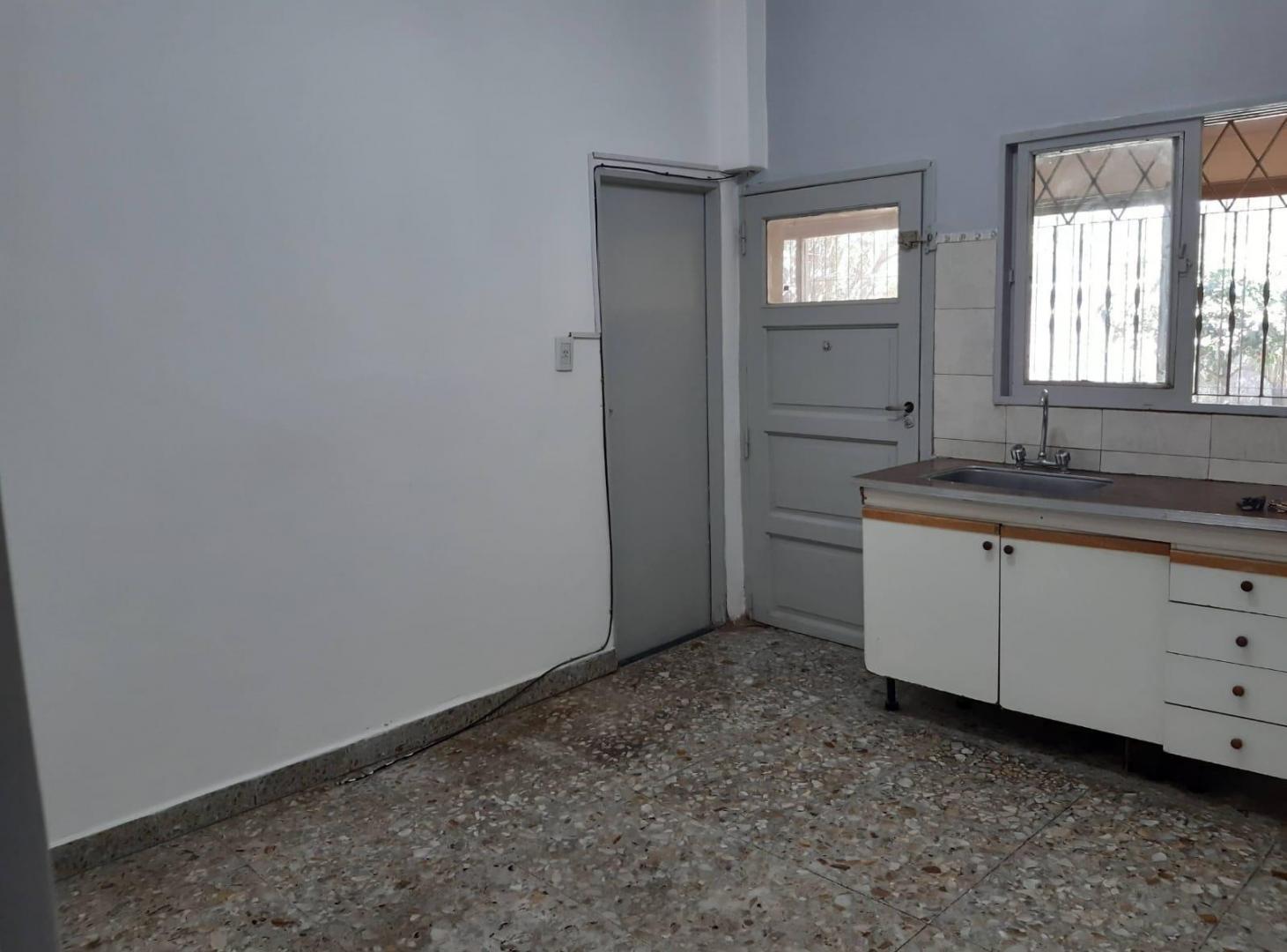Foto de Casa en alquiler - 2 Dormitorios 1 Baño - La Matanza, imagen 3