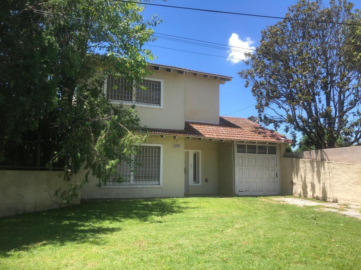 Casa en venta - 3 Dormitorios 2 Baños - Peñaloza
