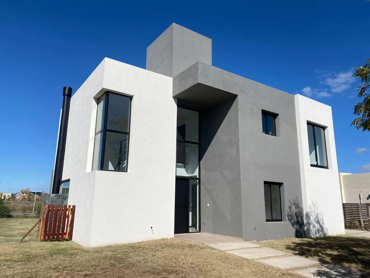 Casa en venta - 3 Dormitorios 4 Baños - Cochera - 836Mts2 - Escobar