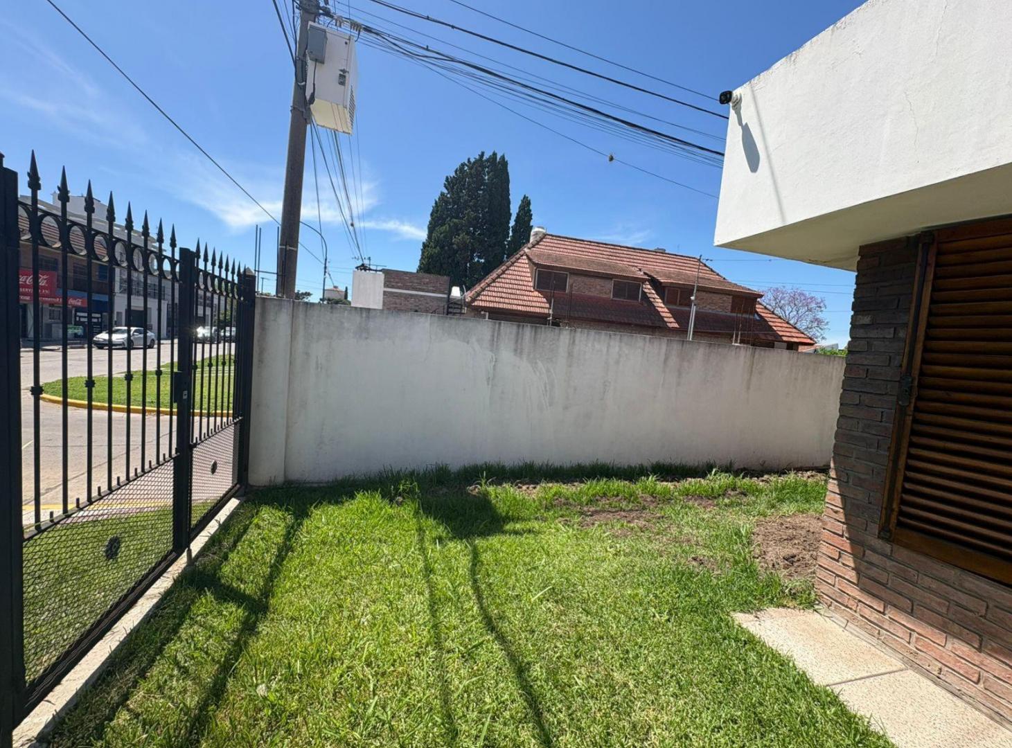 Casa en venta - 2 Dormitorios 2 Baños - Luján