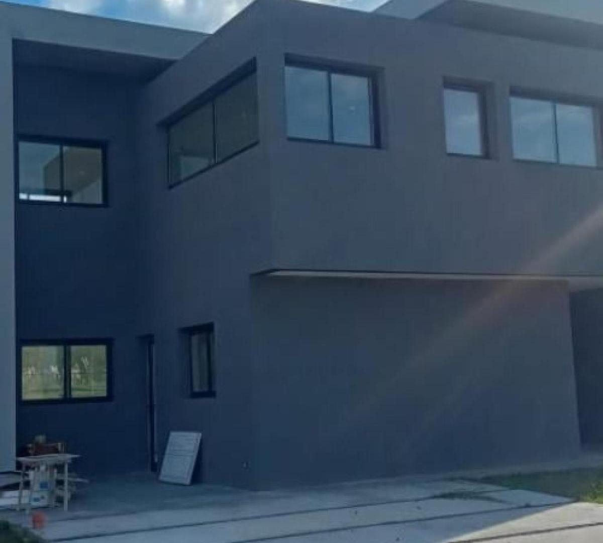 Casa en venta - 3 Dormitorios 3 Baños - Escobar