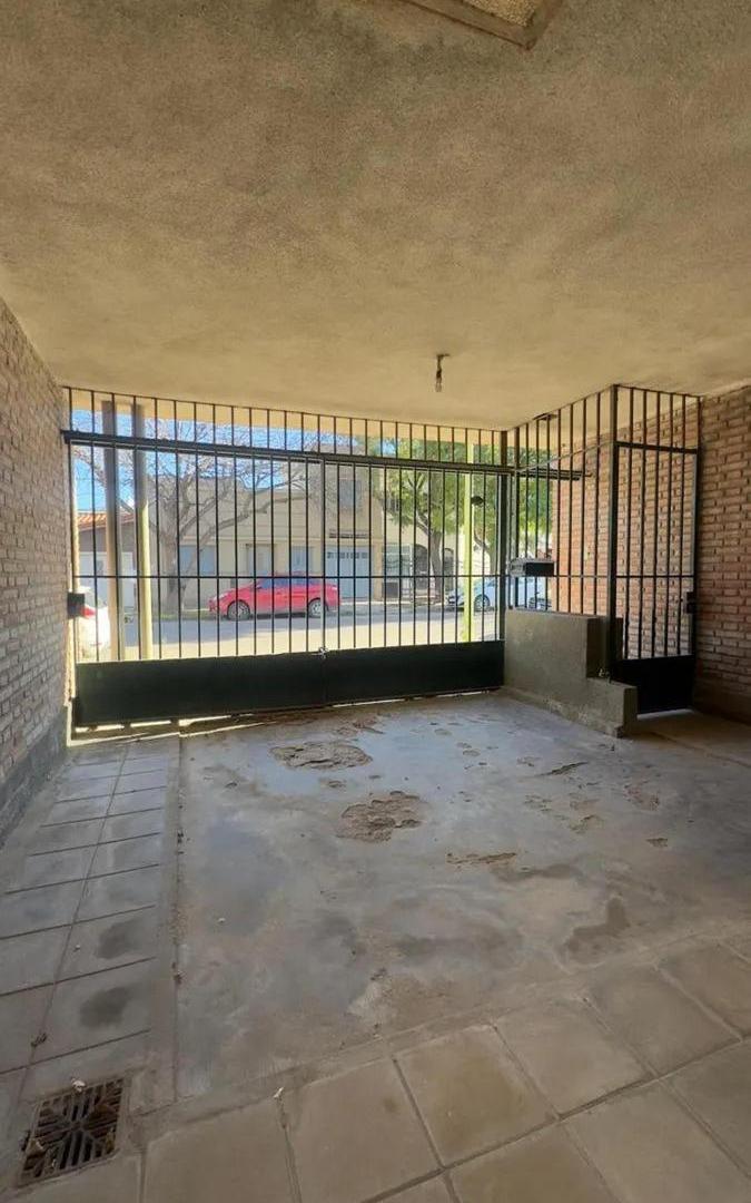 Casas en venta - 5 Dormitorios 3 Baños - Bahía Blanca