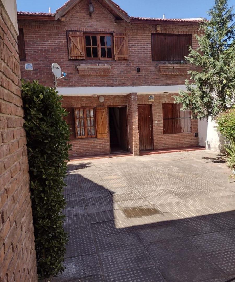 Dúplex en venta - 3 Dormitorios 2 Baños - Cochera - 65Mts2 - San Bernardo del Tuyú