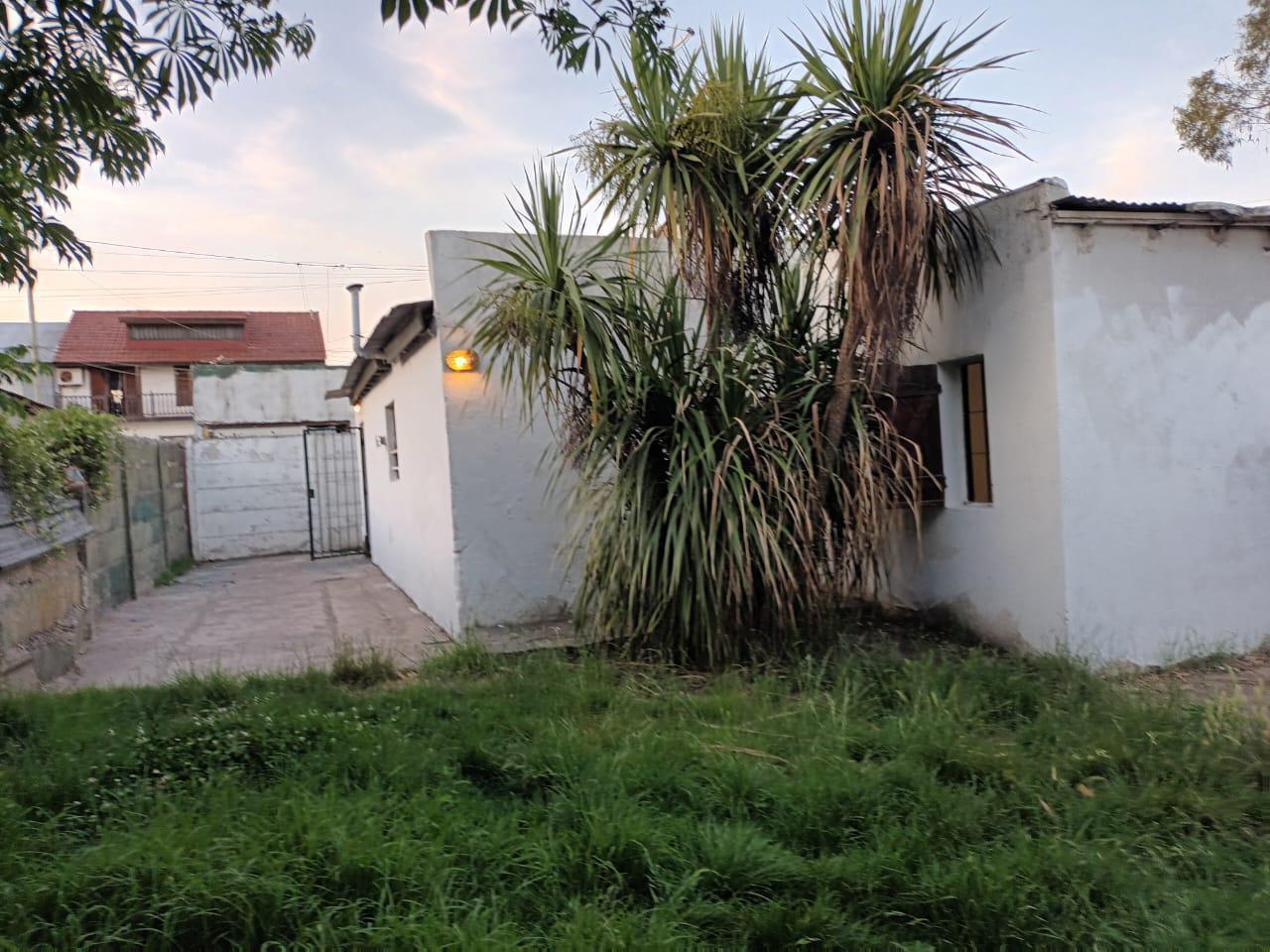 Casa en venta - 2 Dormitorios 1 Baño - Cochera - 300Mts2 - Mar del Plata