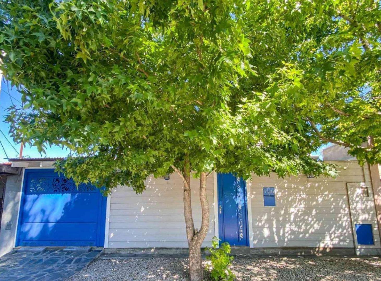 Casa en venta - 4 Dormitorios 3 Baños - 300Mts2 - Villa Elvira, La Plata