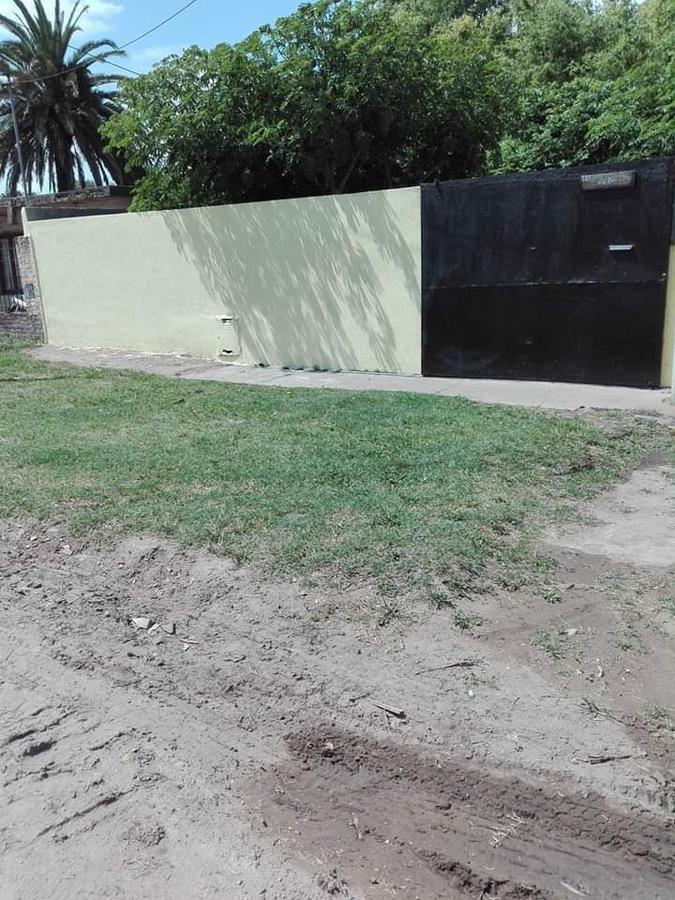 Casa venta 4 dormitorios 1 baño 300mts2 totales - Quequen