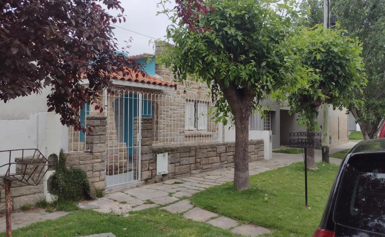 Casa en venta - 2 Dormitorios 1 Baño - Mar del Plata