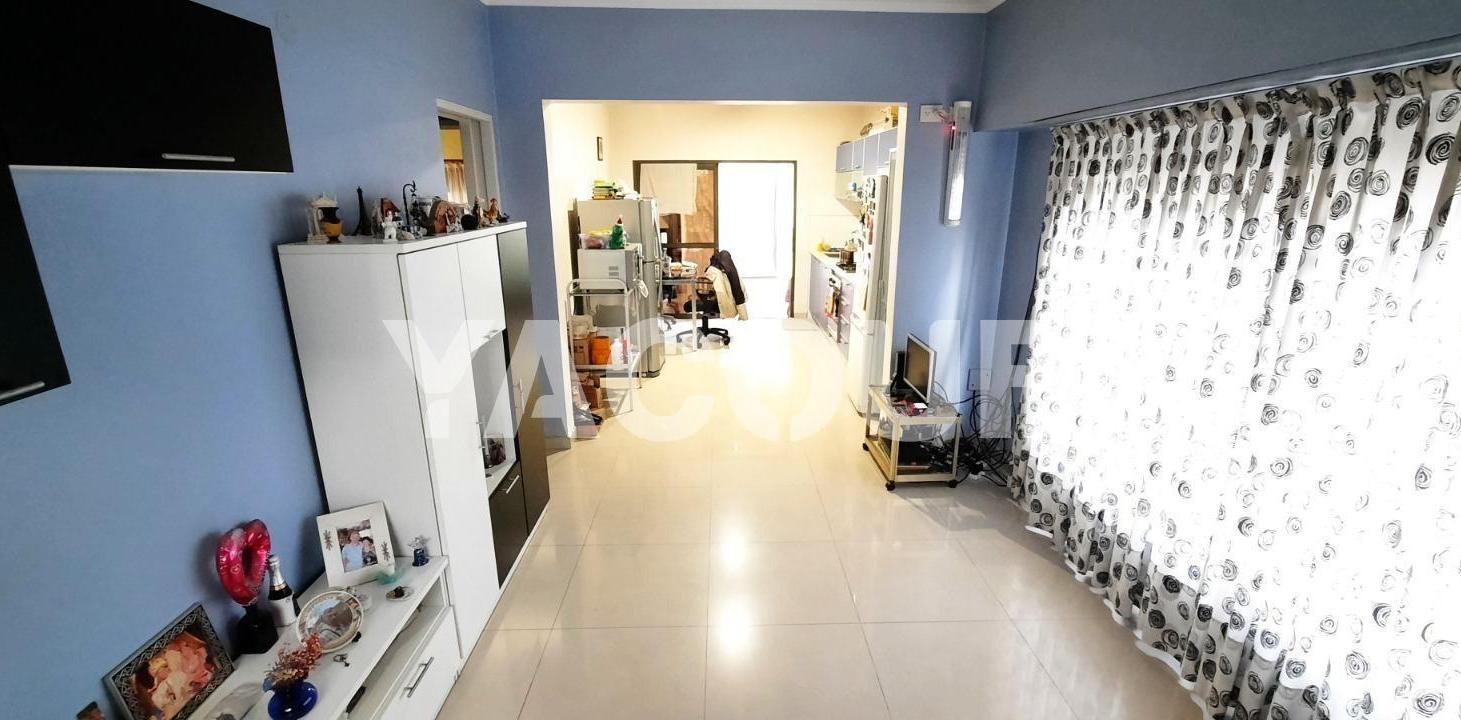 Casa en venta - 3 Dormitorios 2 Baños - 233.34Mts2 - Lanús