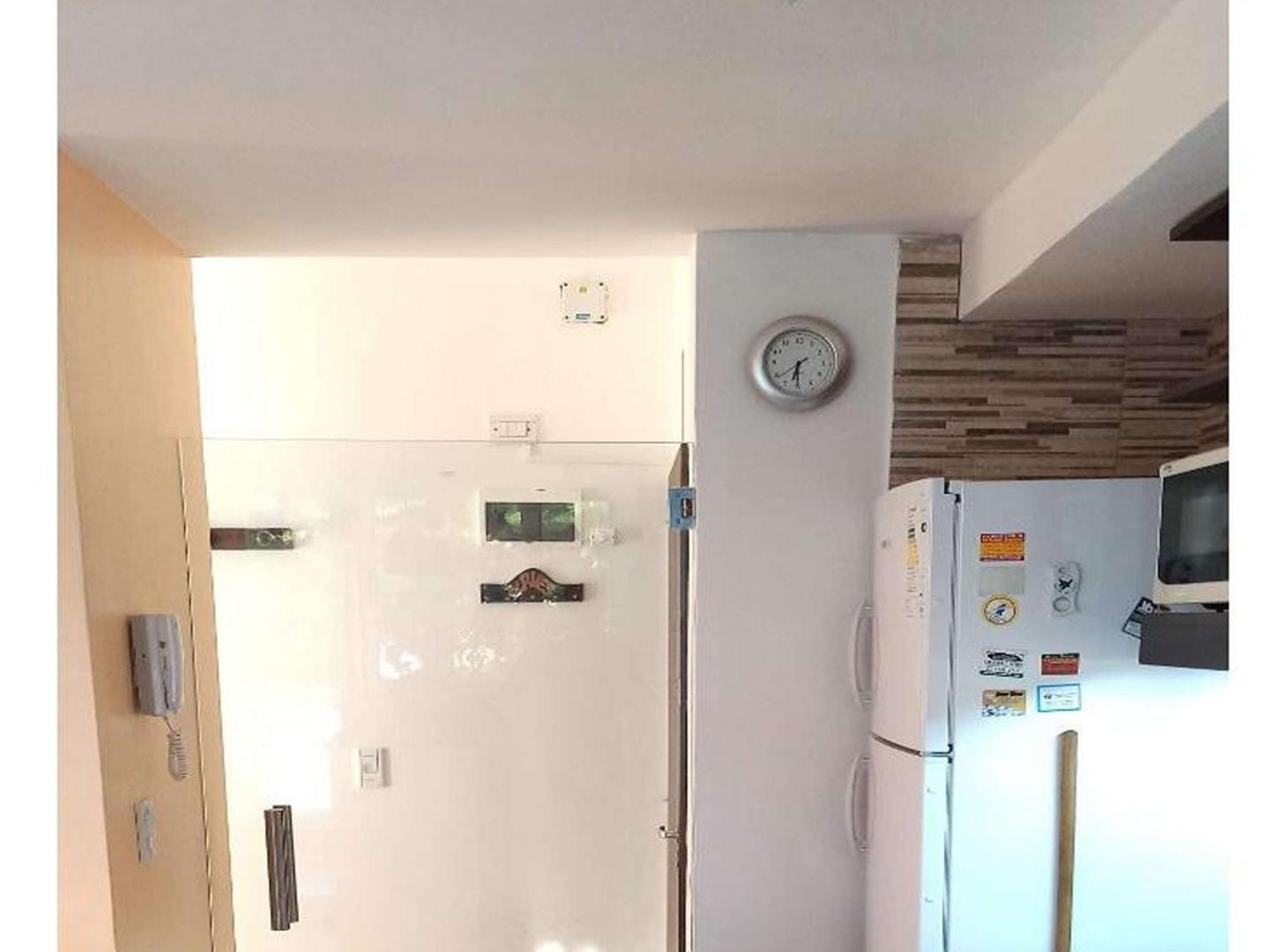 Foto de Departamento en venta - 2 Dormitorio 1 Baño - Cochera - San Bernardo, imagen 2