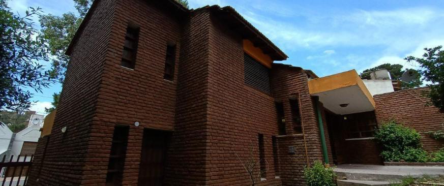 Casa en venta - 3 Dormitorios 2 Baños - Cochera - 600Mts2 - San Bernardo del Tuyú