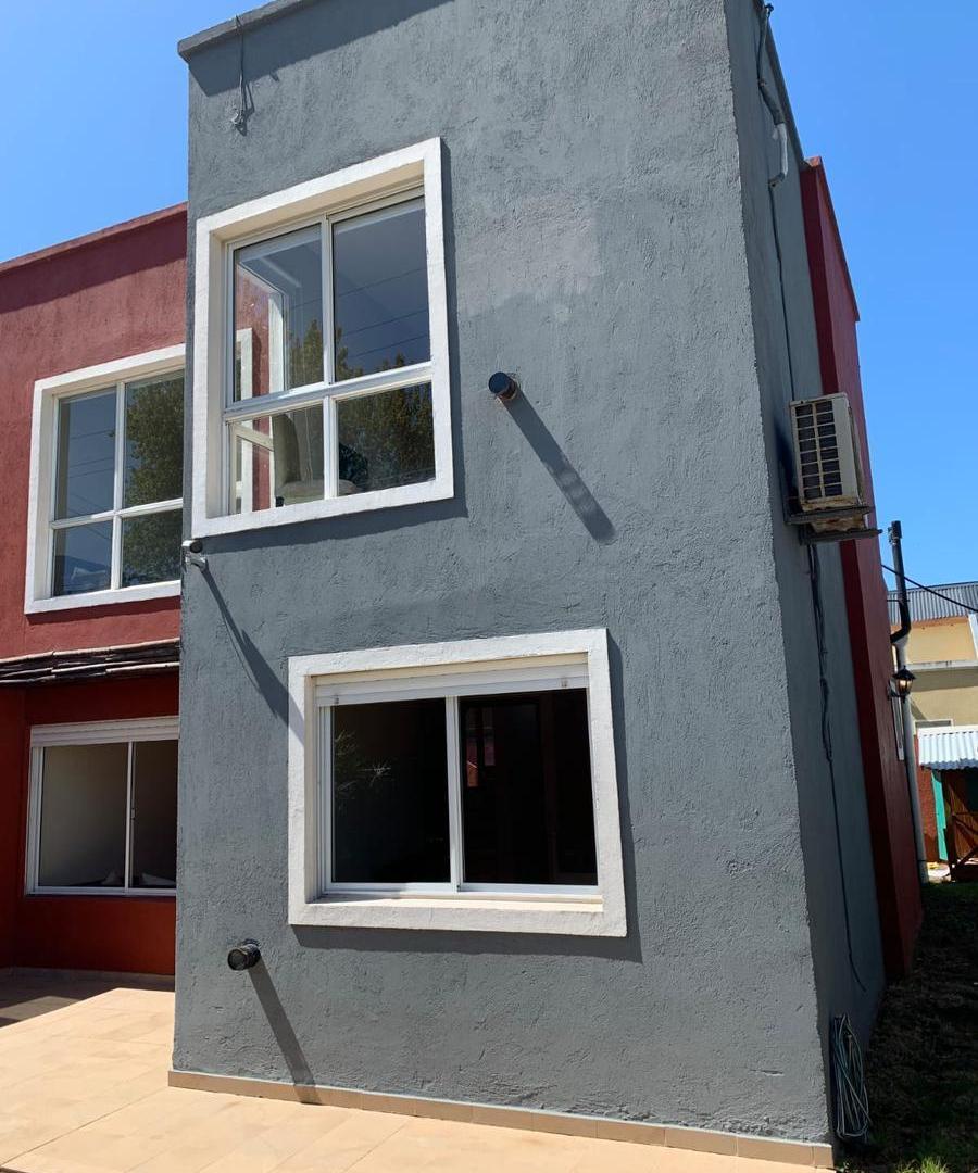 Casa en venta - 2 Dormitorios 1 Baño - Mar de Ajó