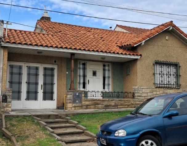 Casa en venta - 2 Dormitorios 1 Baño - Mar del Plata