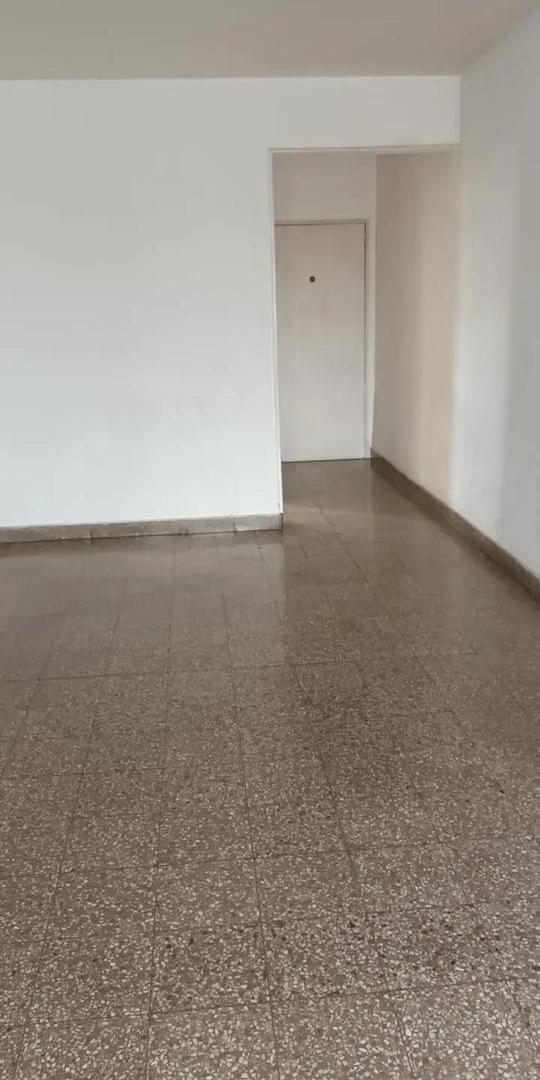 Foto de Departamento en venta - 3 Dormitorios 1 Baño - San Cristóbal, imagen 5