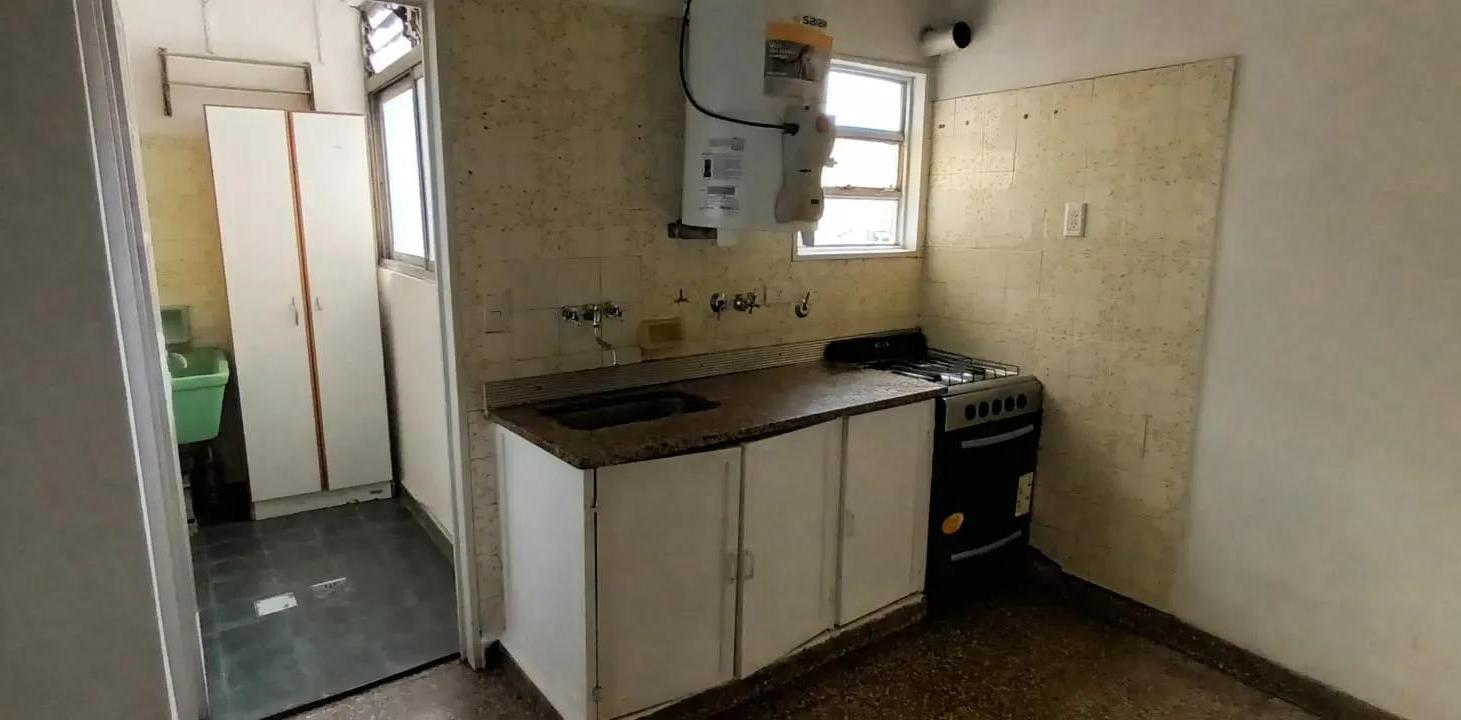 Foto de Departamento en venta - 3 Dormitorios 1 Baño - San Cristóbal, imagen 4
