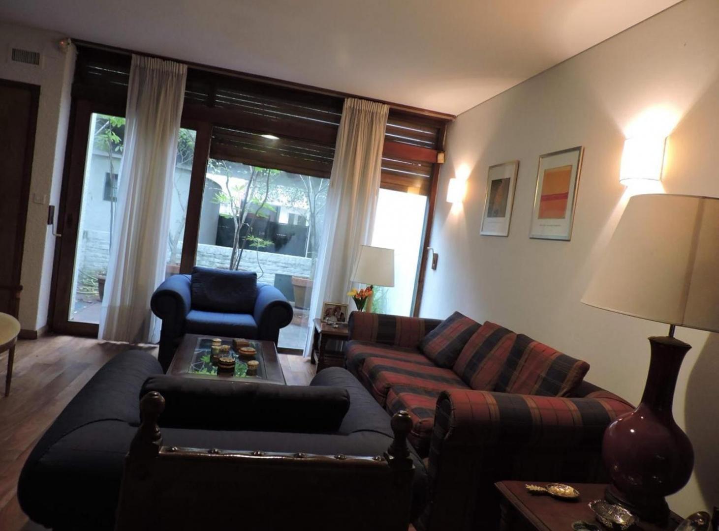 Foto de Casa en venta - 4 Dormitorios 3 Baños - 225Mts2 - La Plata, imagen 3