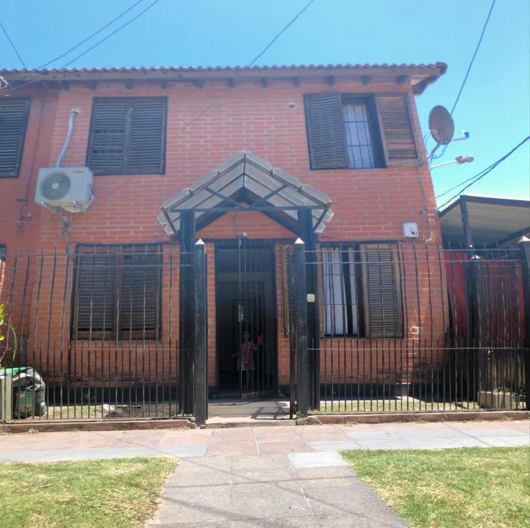 Casa en venta - 3 Dormitorios 2 Baños 1 Cochera - 180Mts2 - La Matanza