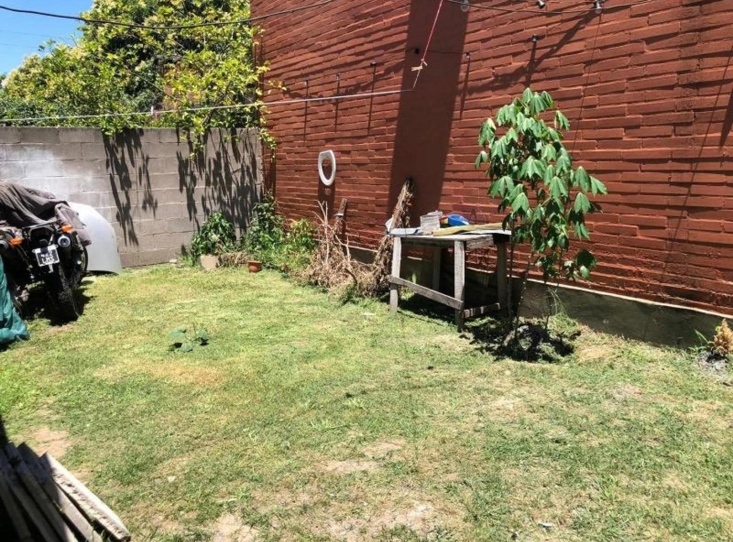 Foto de Casa en venta - 3 Dormitorios 2 Baños 1 Cochera - 180Mts2 - La Matanza, imagen 3