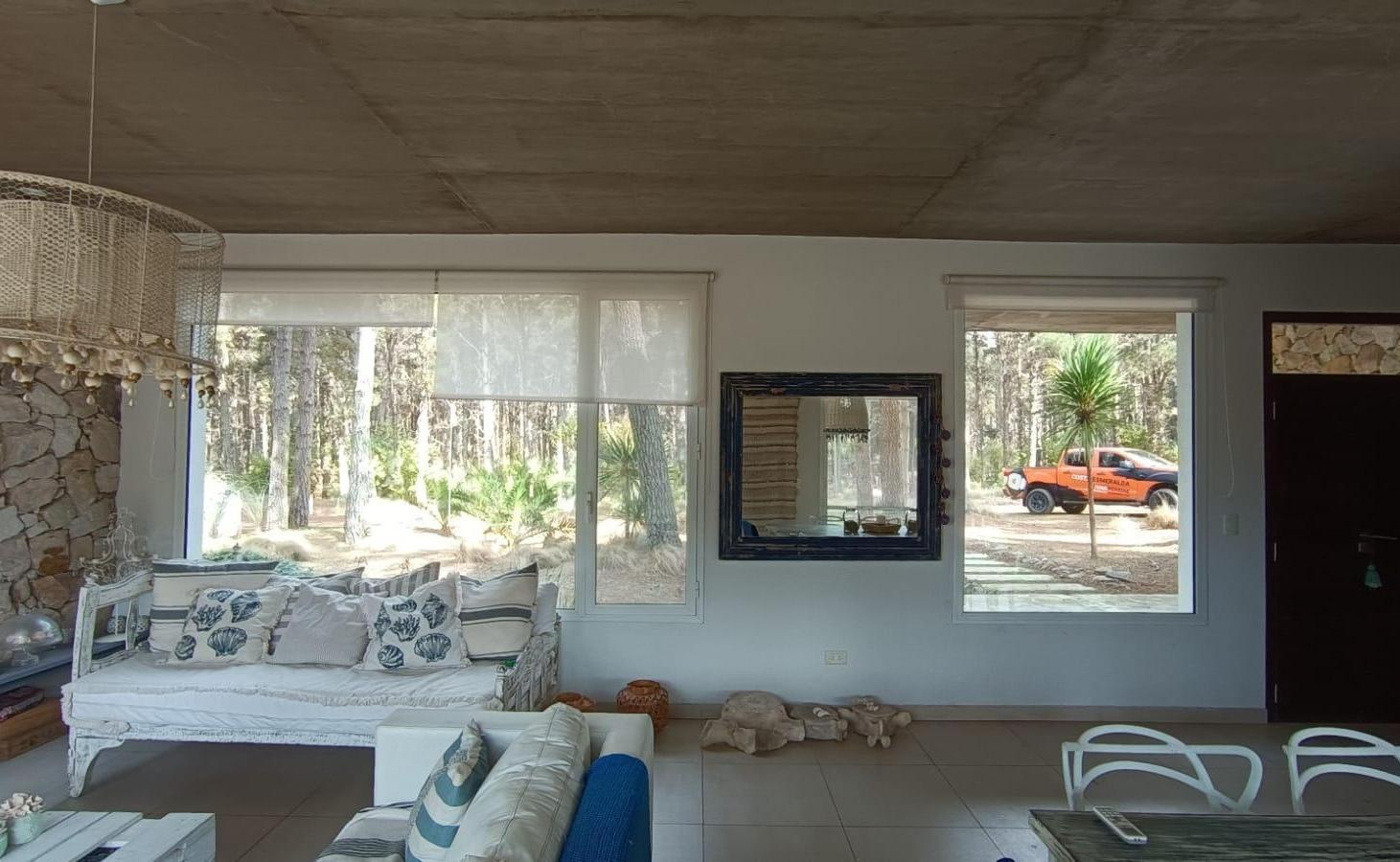 Casa en venta - 4 Dormitorios 3 Baños - Pinamar