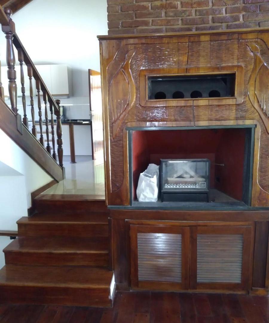 Casa en venta - 4 Dormitorios 3 Baños - Pilar