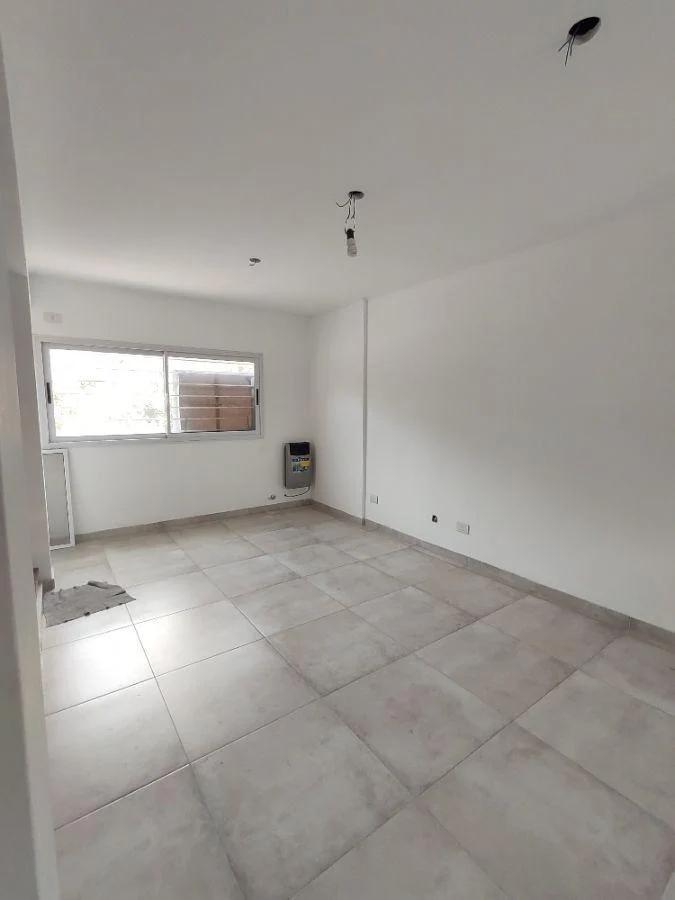 Foto de Departamento en venta - 2 dormitorios 1 baño - 75 mts2 - La Plata, imagen 5