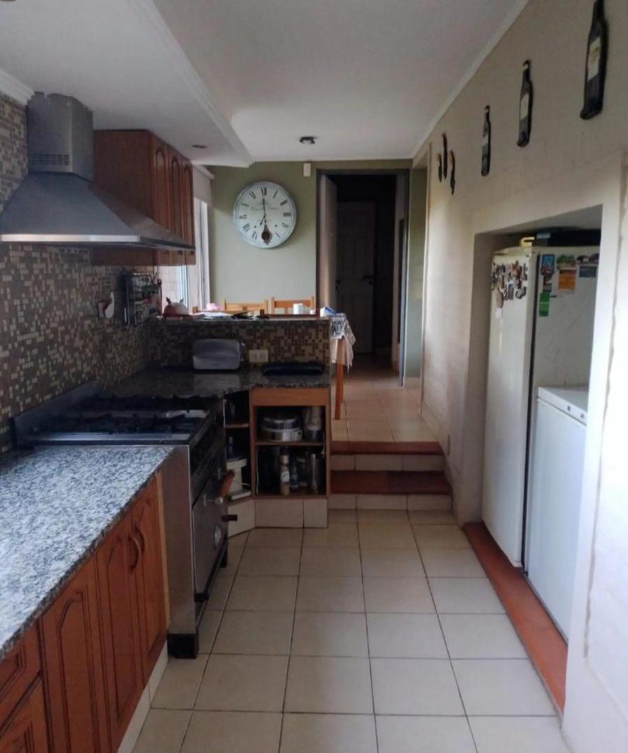 Casa en venta - 4 Dormitorios 3 Baños - 2000mts2 - La Plata