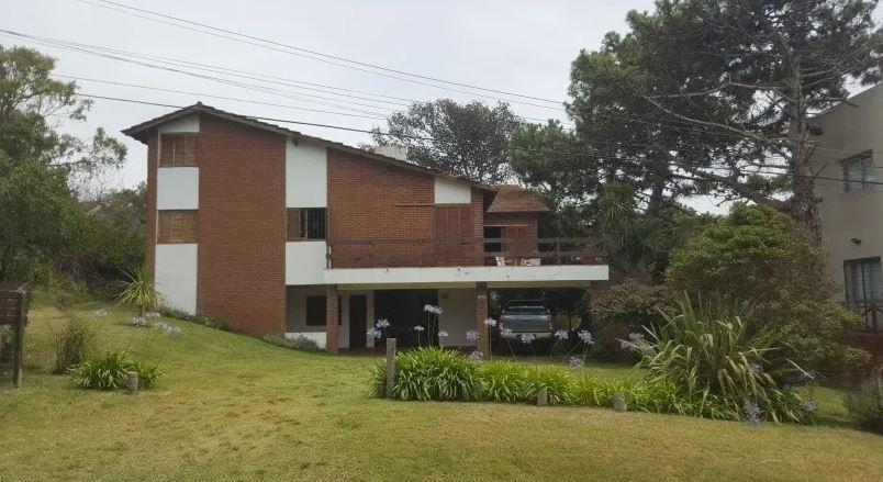 Casas en venta - 6 dormitorios 4 baños - Cochera - 400mts2 - Ostende, Pinamar
