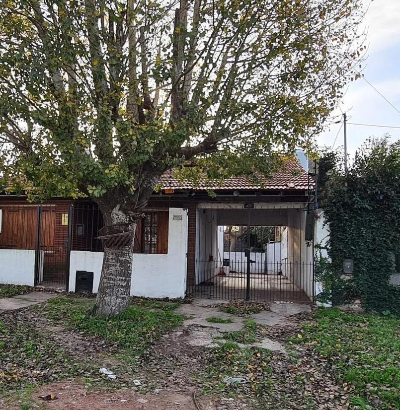 Casa en venta - 2 Dormitorios 1 Baño - Cochera - 283Mts2 - Mar del Plata