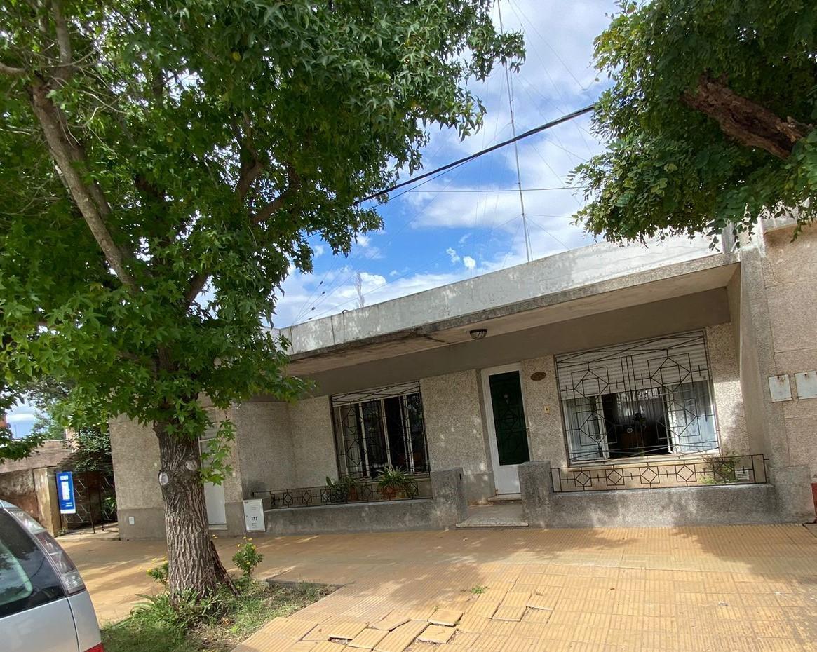 Casa en venta - 3 Dormitorios 1 Baño - Cochera - 1.200Mts2 - Junín