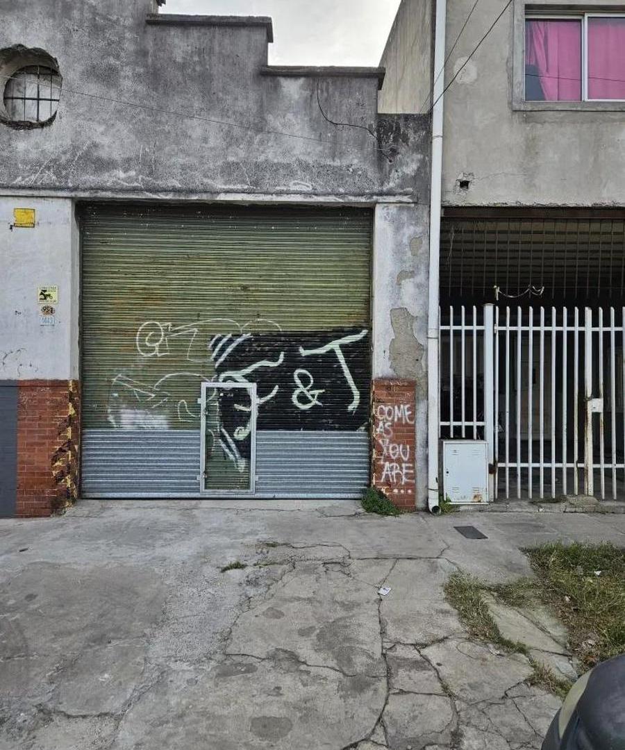 Depósito en venta - 2 Ambientes - 190Mts2 - Villa Maipu