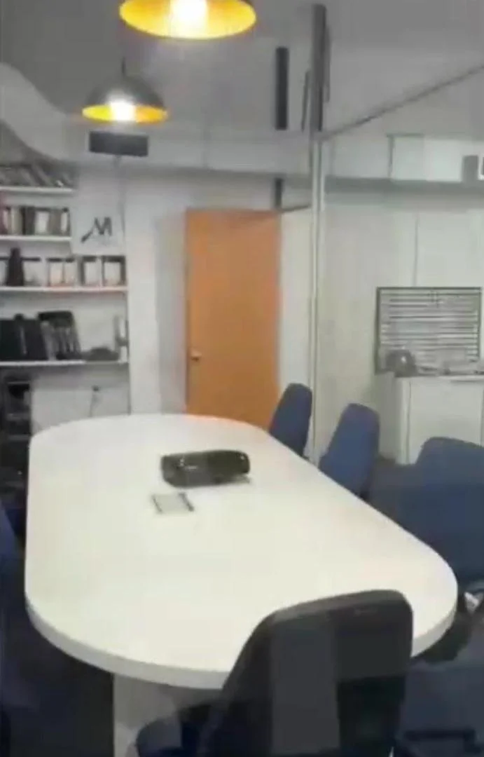 Oficina en alquiler - 5 Ambientes 3 Baños - 220Mts2 - Microcentro