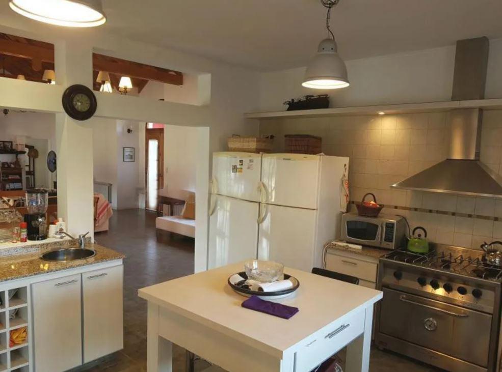 Foto de Casa en venta - 4 dormitorios 7 baños - Cochera - 4.937mts2 - Campos De, imagen 2