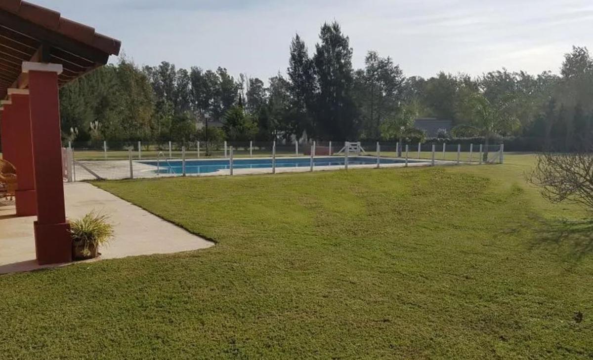 Casa en venta - 4 dormitorios 7 baños - Cochera - 4.937mts2 - Campos De Roca
