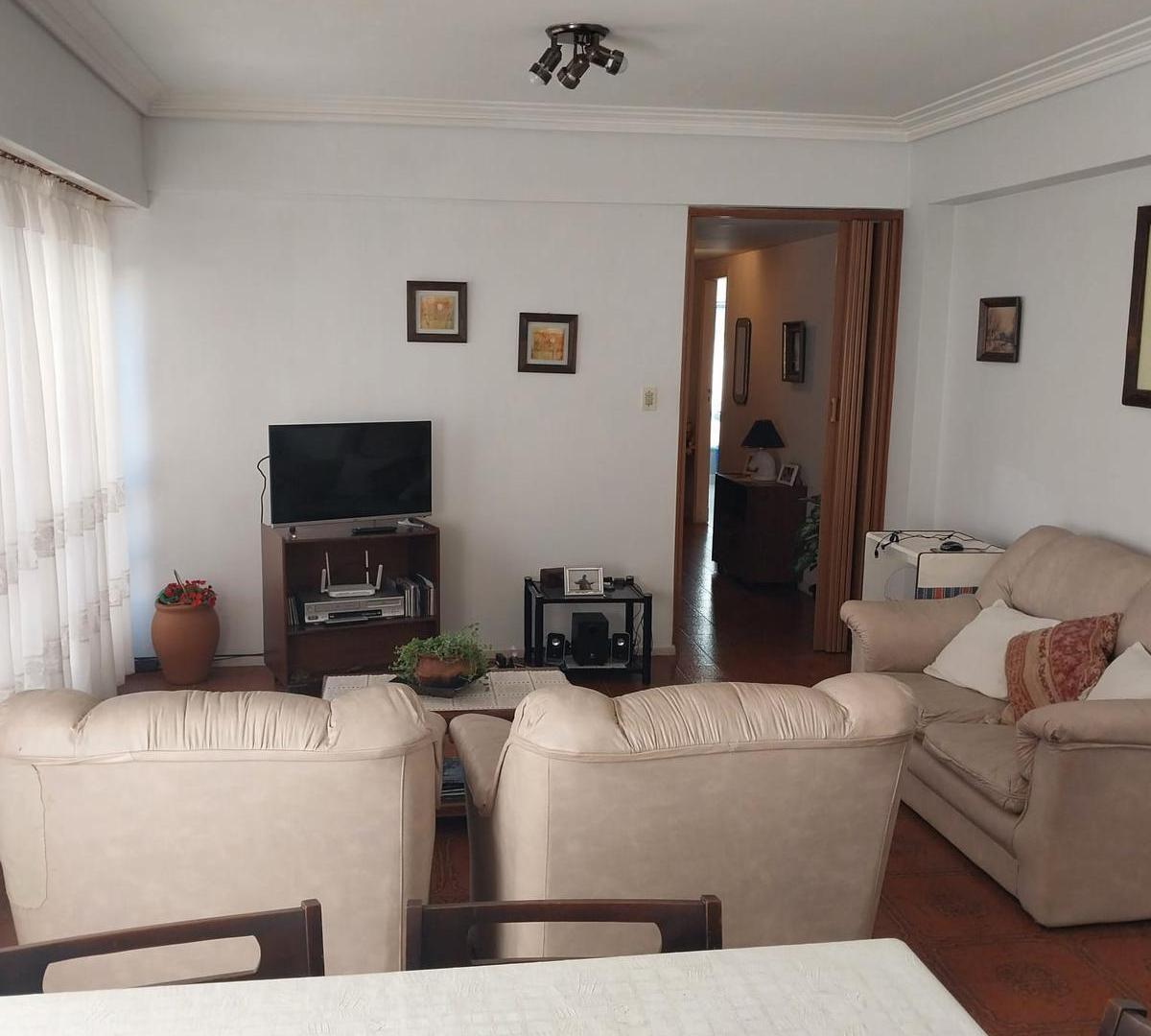 Foto de Departamento en venta - 3 Dormitorios 2 Baños - 105Mts2 - Colinas, imagen 3