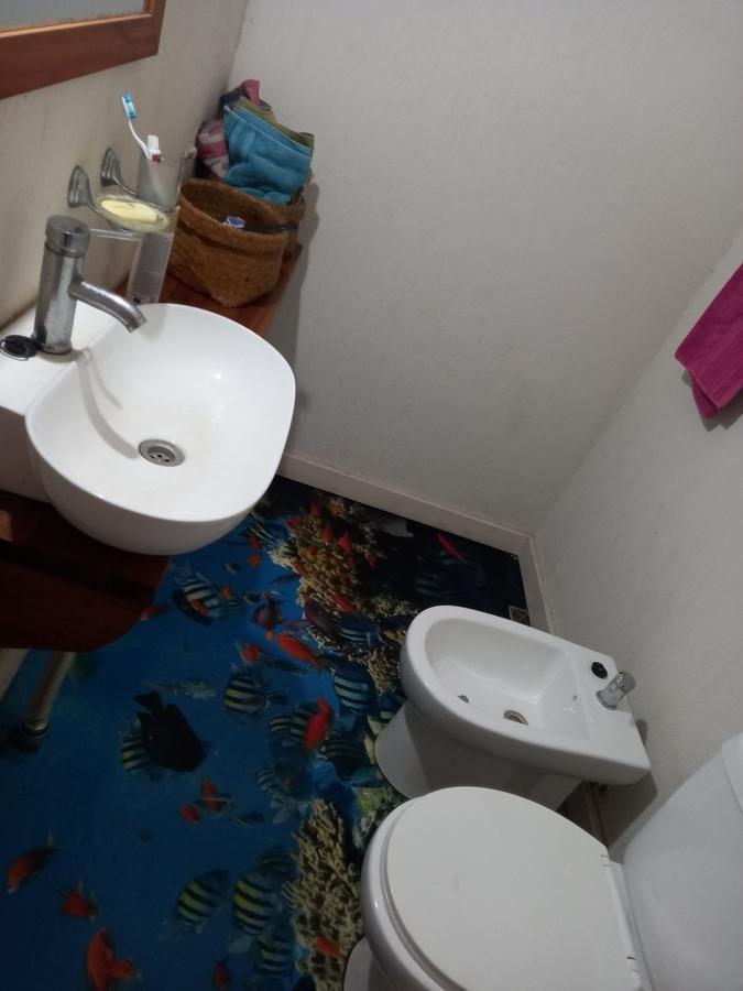 Foto de Casa en venta - 5 dormitorios 4 baños - cochera y depto - 400 mts2, imagen 4