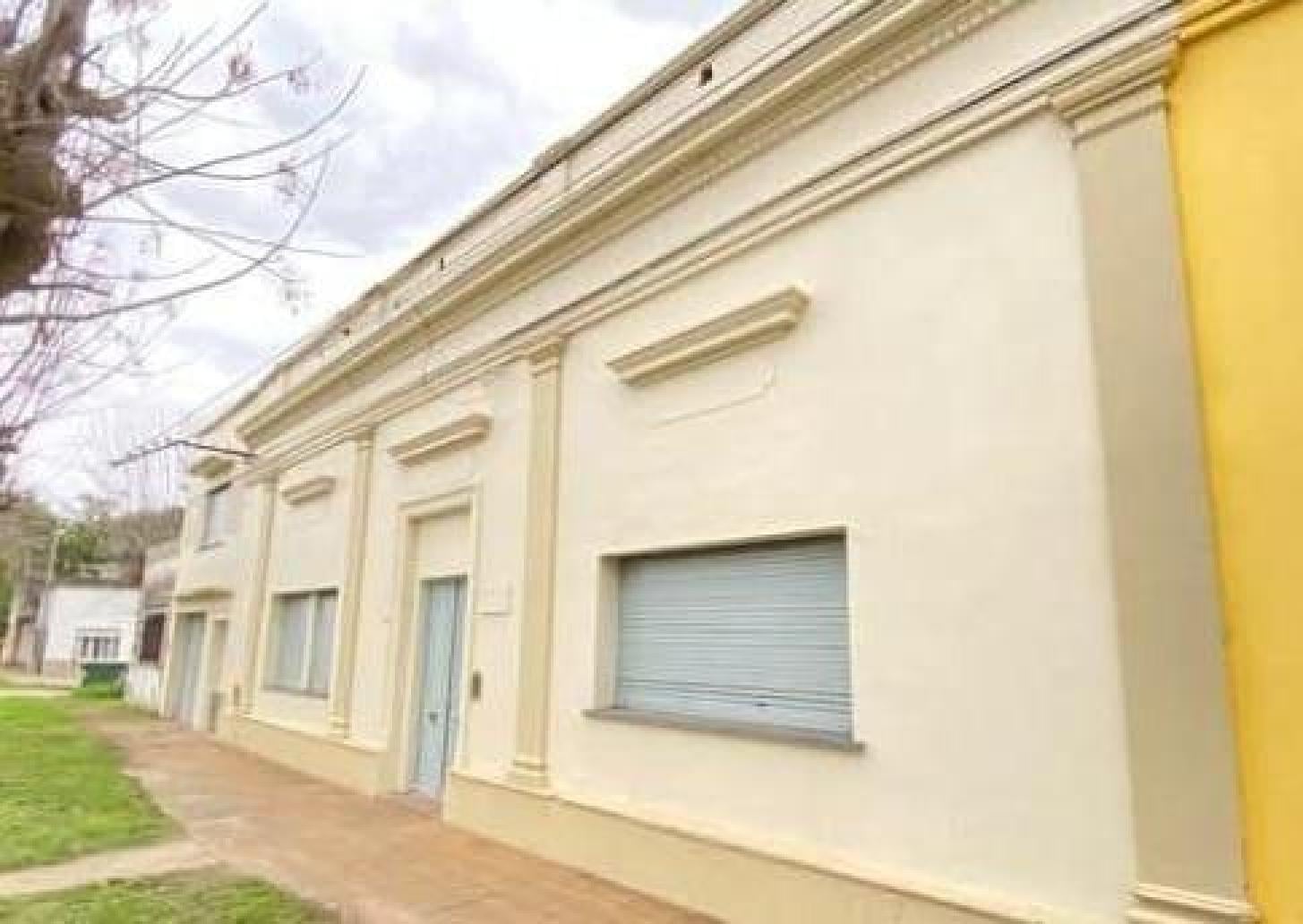 Casa en venta - 4 Dormitorios 3 Baños - Cochera - 388Mts2 - Villa Ramallo