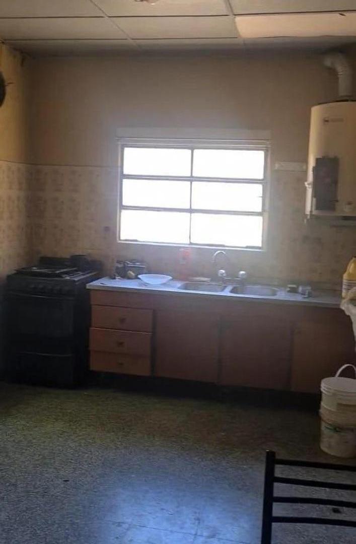 Foto de Casa en venta - 4 Dormitorios 3 Baños - Cochera - 388Mts2 - Villa Ramallo, imagen 4
