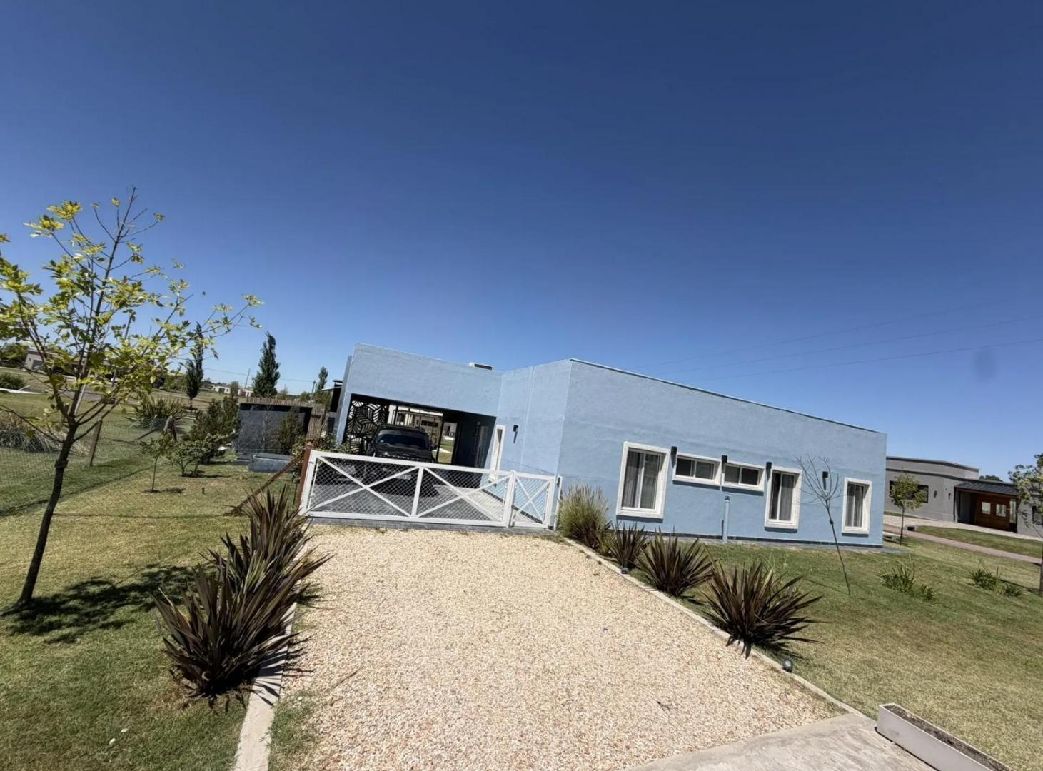 Casa en venta - 3 Dormitorios 4 Baños - San Vicente