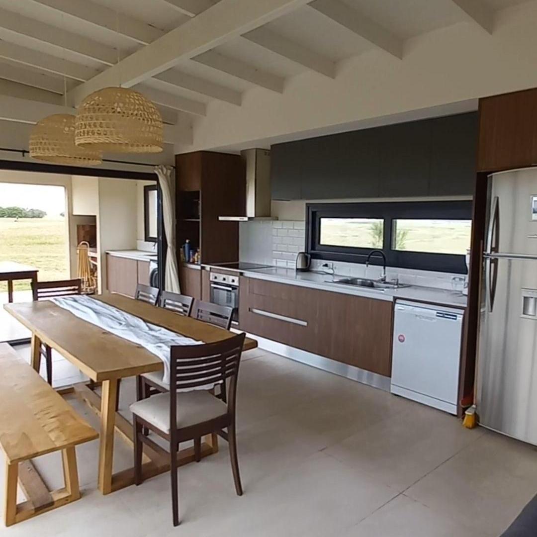 Foto de Casa en venta - 2 Dormitorios 3 Baños - Miramar, imagen 2