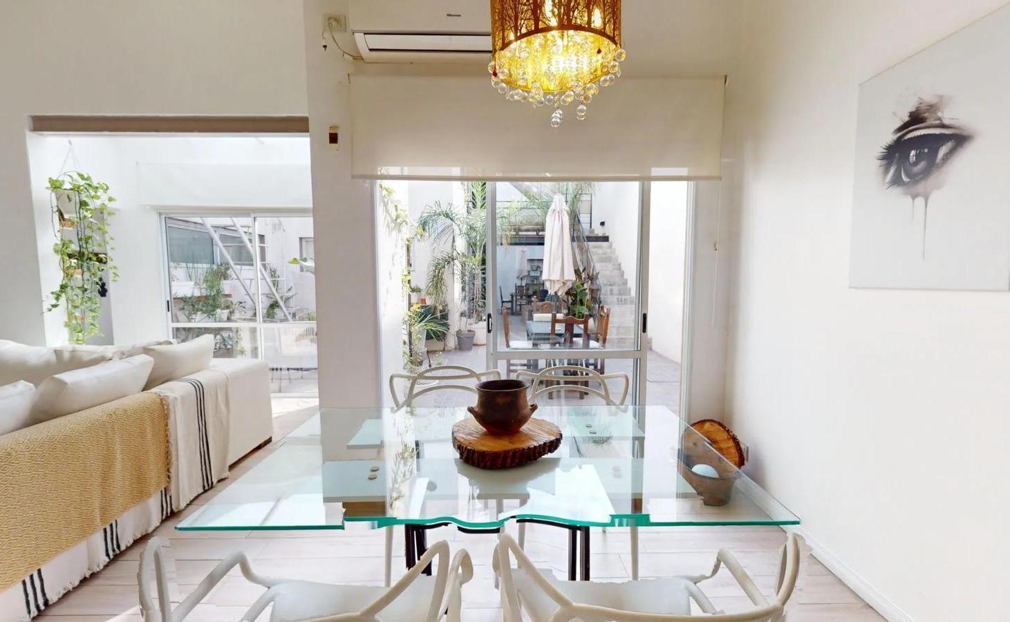 Casa en venta - 5 Dormitorios 6 Baños - Boedo