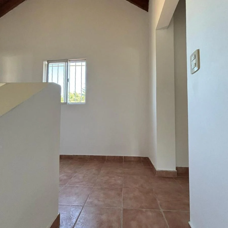Foto de Casa en venta - 4 Dormitorios 3 Baños - 537mts2 - Moreno, imagen 4